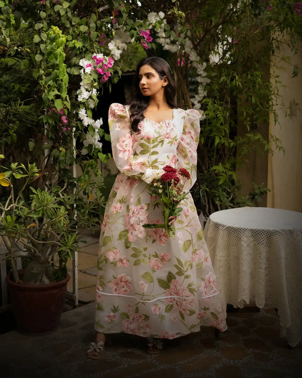 Botanica Belle - The Organza Dream: Get Two Styles in One Transformative Gown